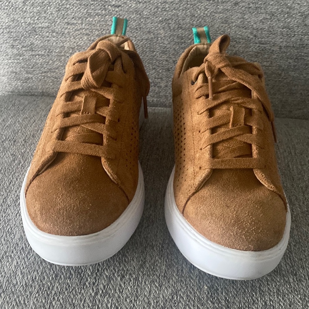 Womens suede sneakers(Under Armor)7.5